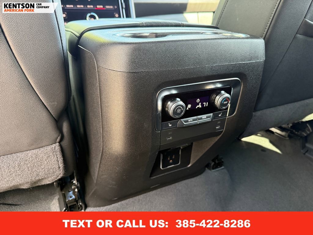 Used 2025 GMC Yukon XL AT4 image 33