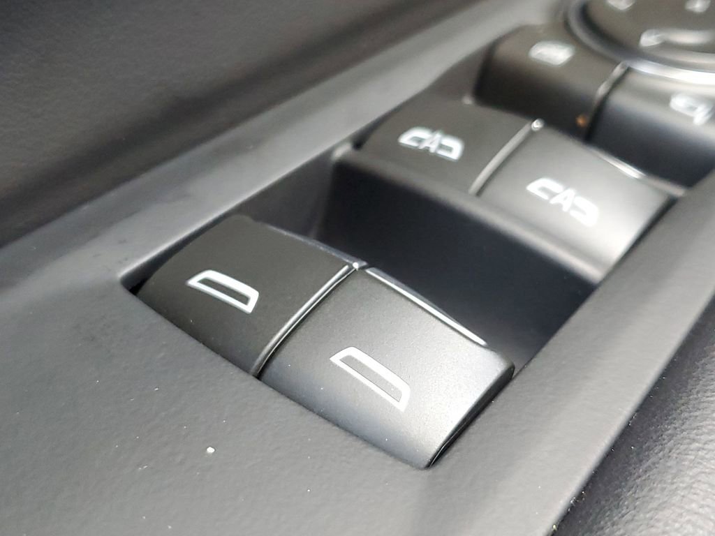 Certified 2025 Chevrolet Suburban Premier image 34