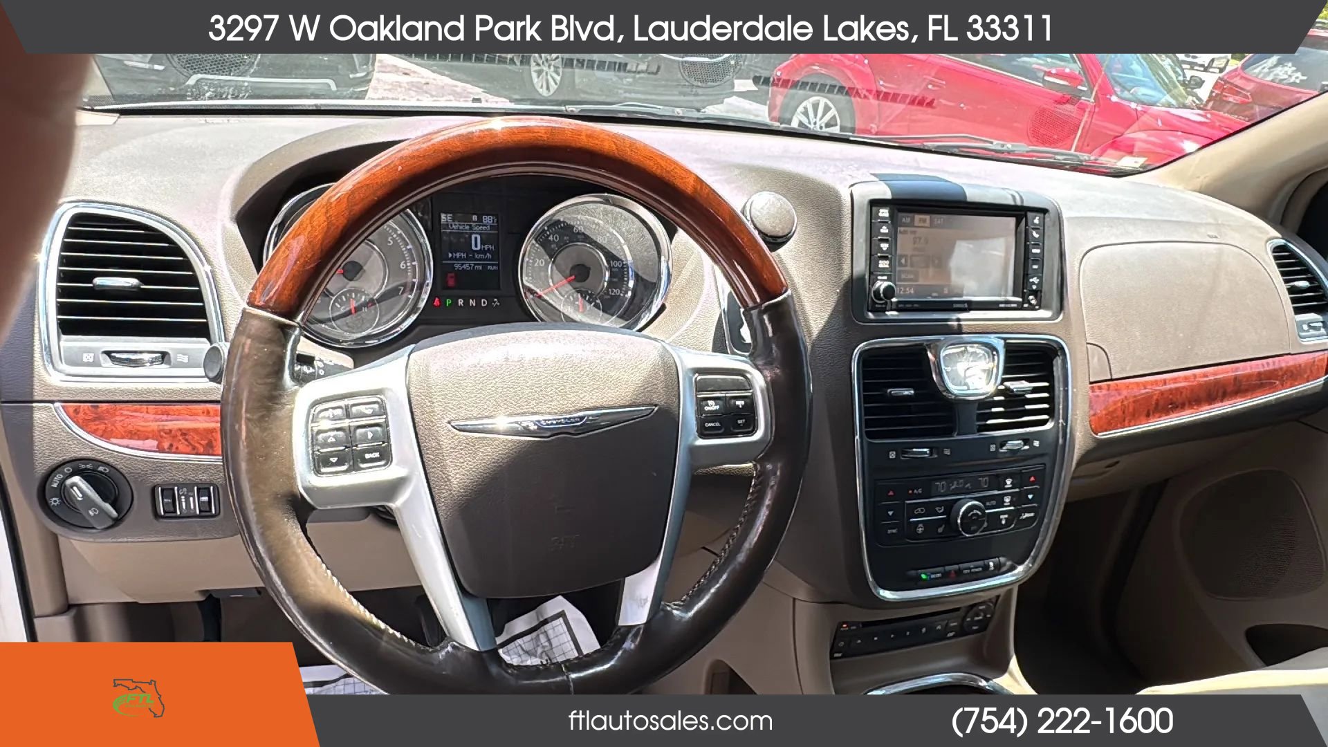 Used 2012 Chrysler Town & Country Limited w/ Luxury Group FWD image 57