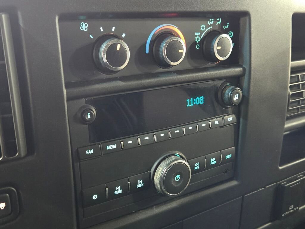 Used 2017 Chevrolet Express 3500 image 22