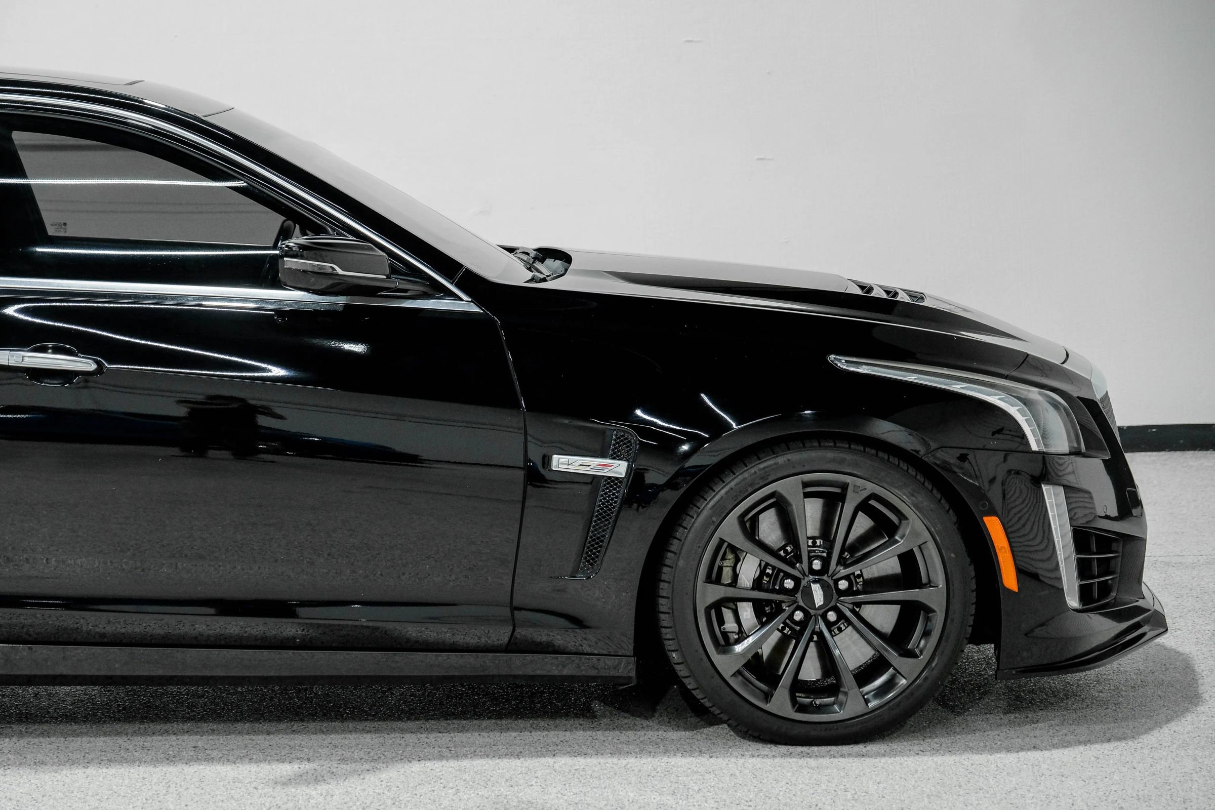 Used 2018 Cadillac CTS V w/ Luxury Package image 15