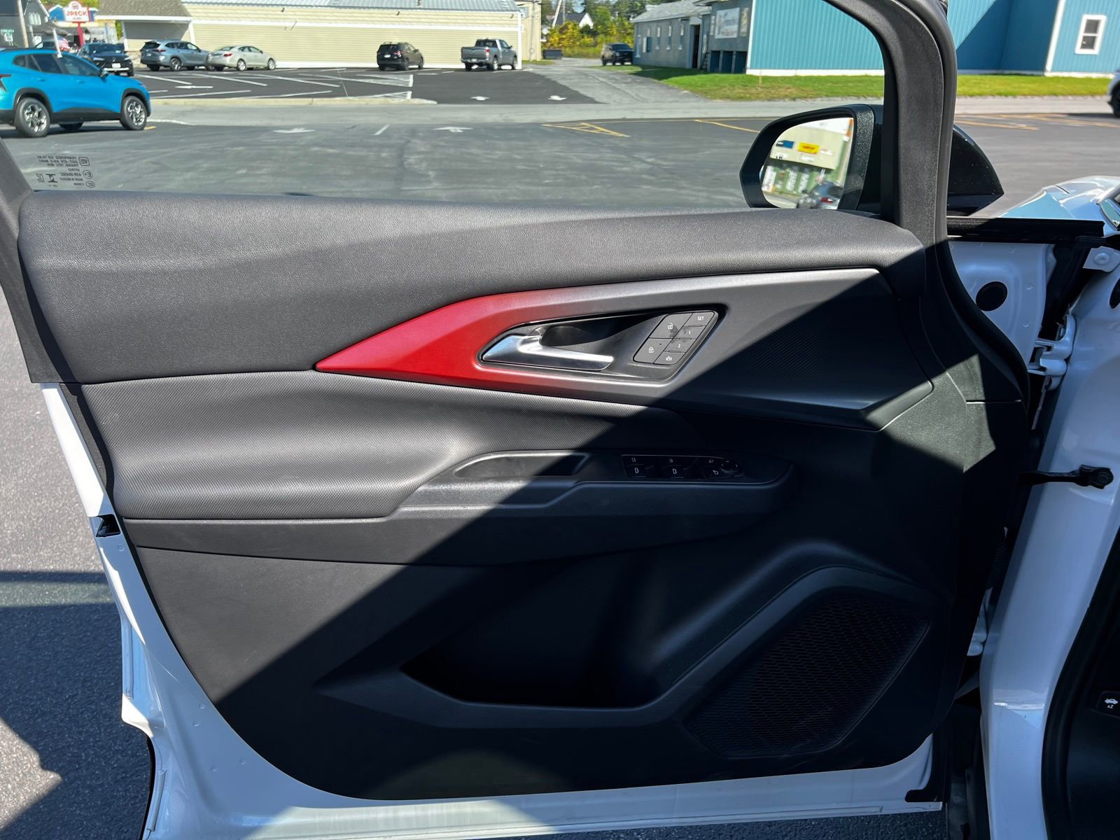 Used 2025 Chevrolet Equinox EV RS image 11