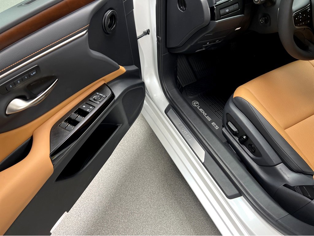 New 2025 Lexus ES 350 w/ Premium Package image 8