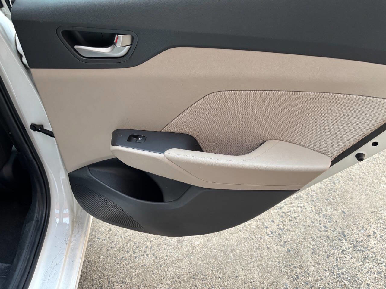 Used 2018 Hyundai Accent SE FWD image 19