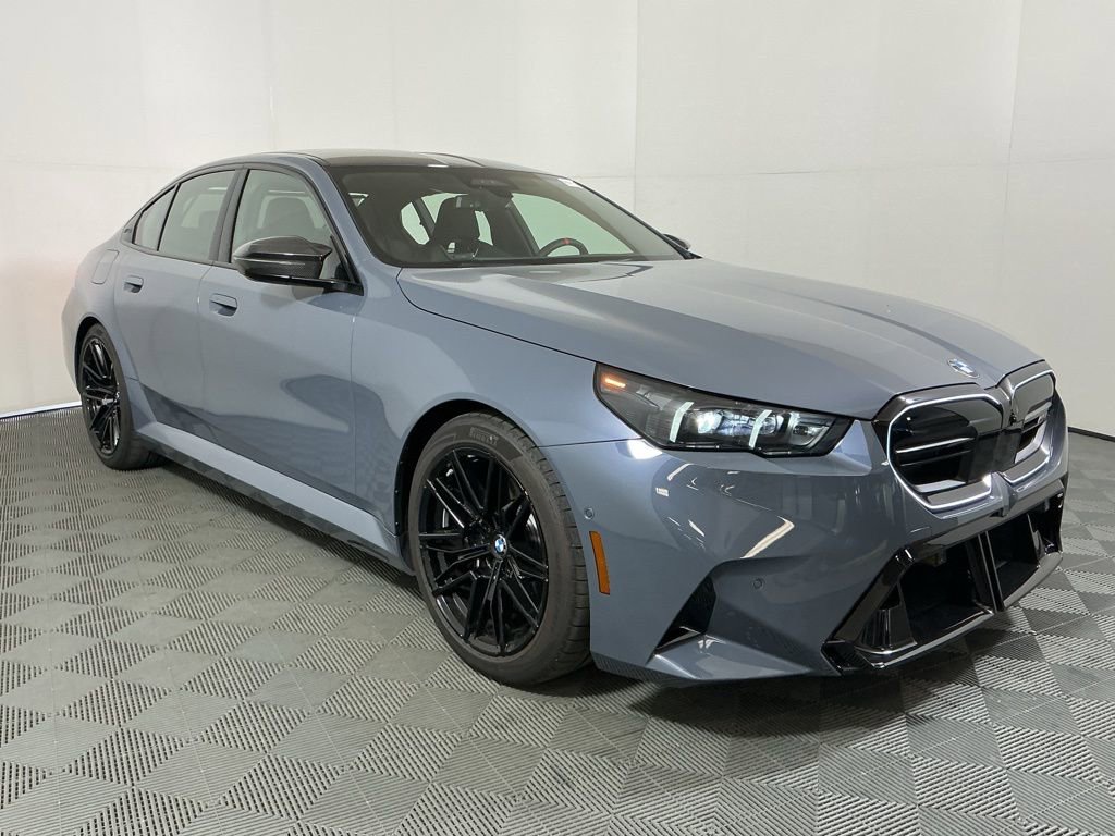 New 2026 BMW M5 w/ Carbon Package image 3