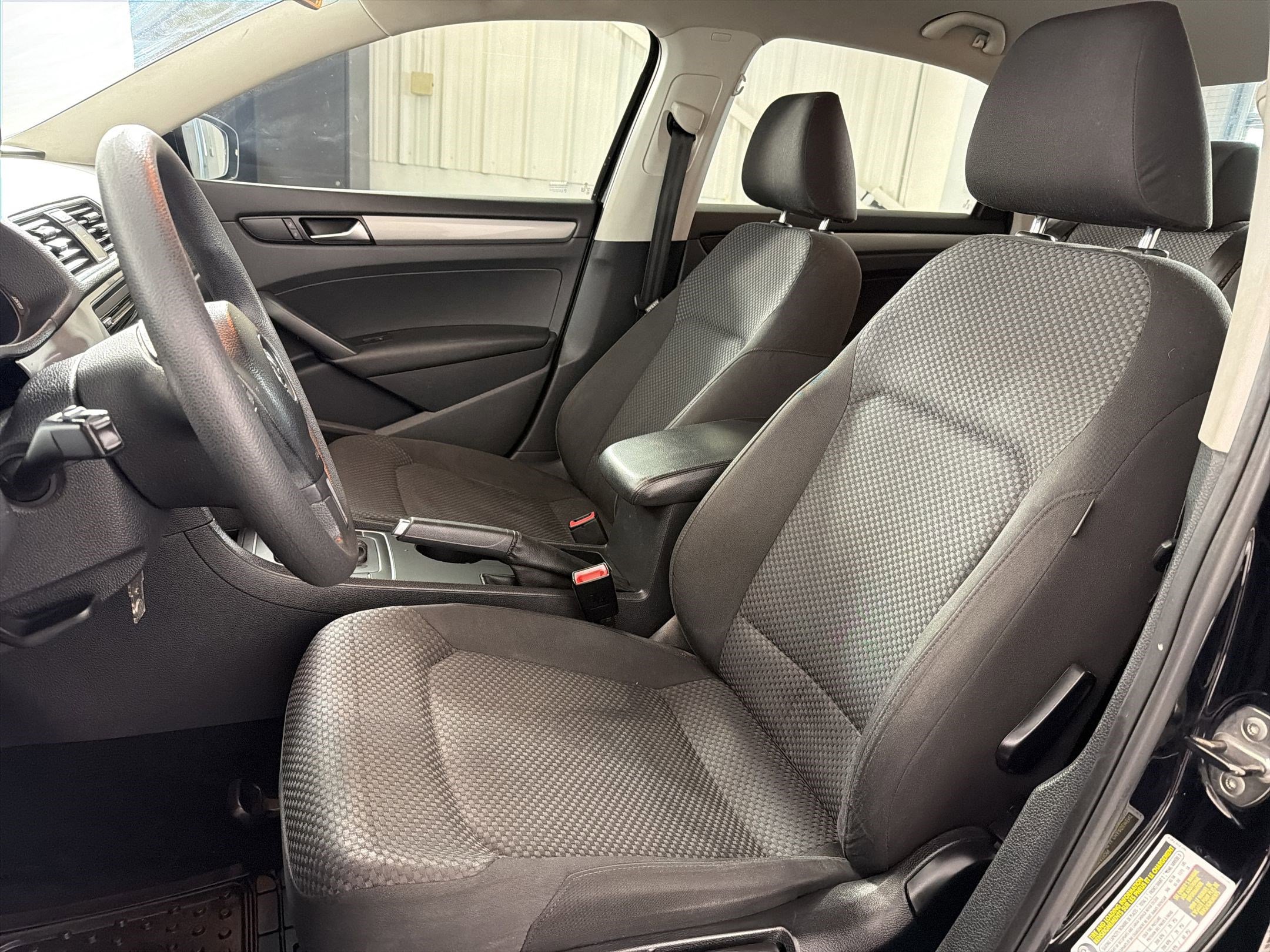 Used 2014 Volkswagen Passat 2.5 S FWD image 5