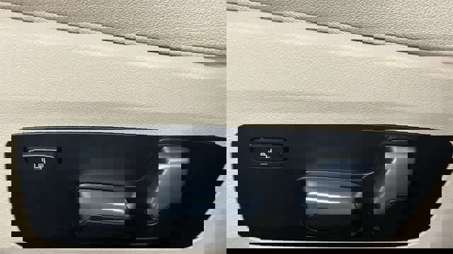 Used 2021 BMW 330i xDrive Sedan w/ Driving Assistance Package image 13