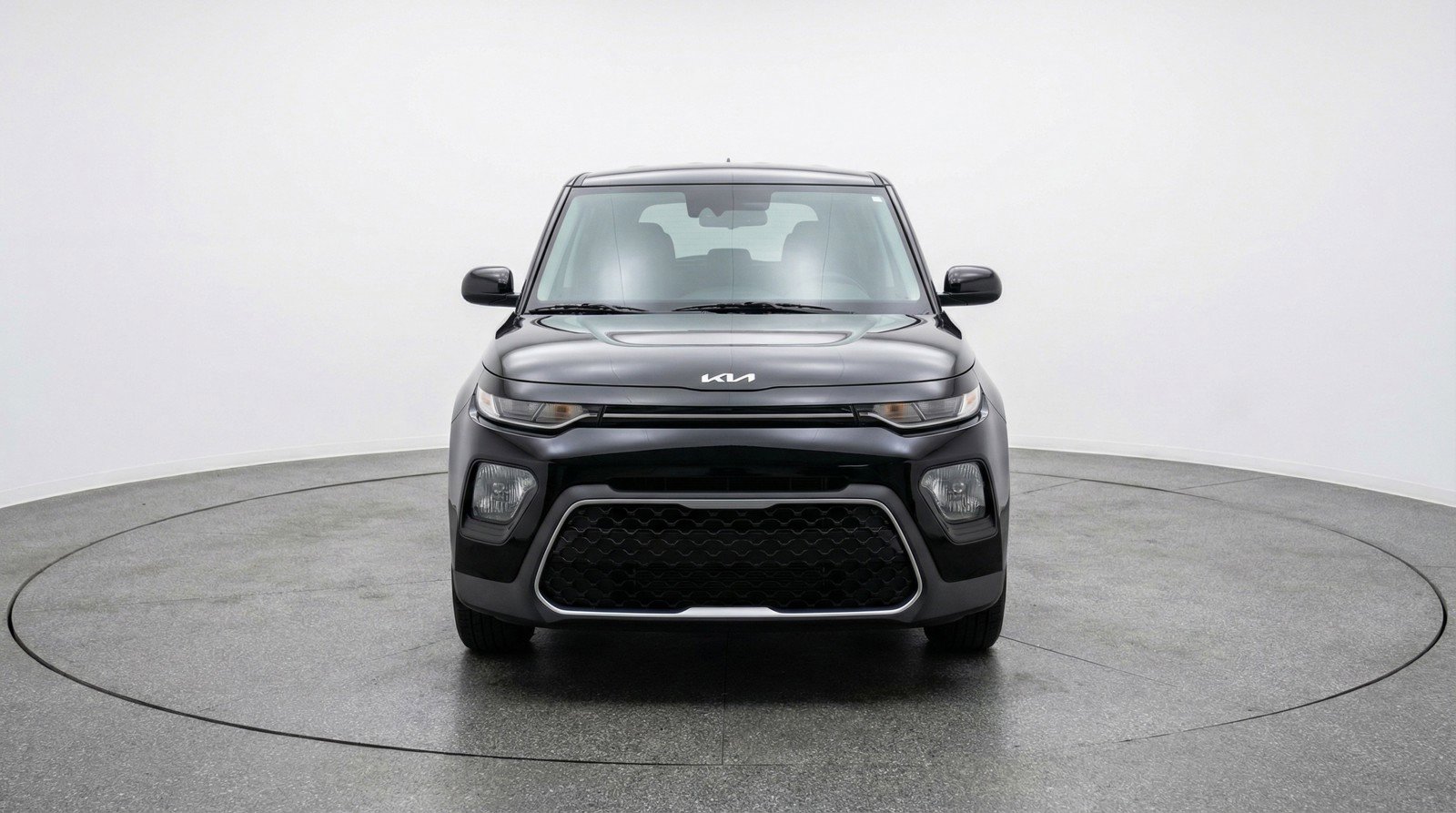 Used 2025 Kia Soul LX w/ LX Technology Package FWD image 2