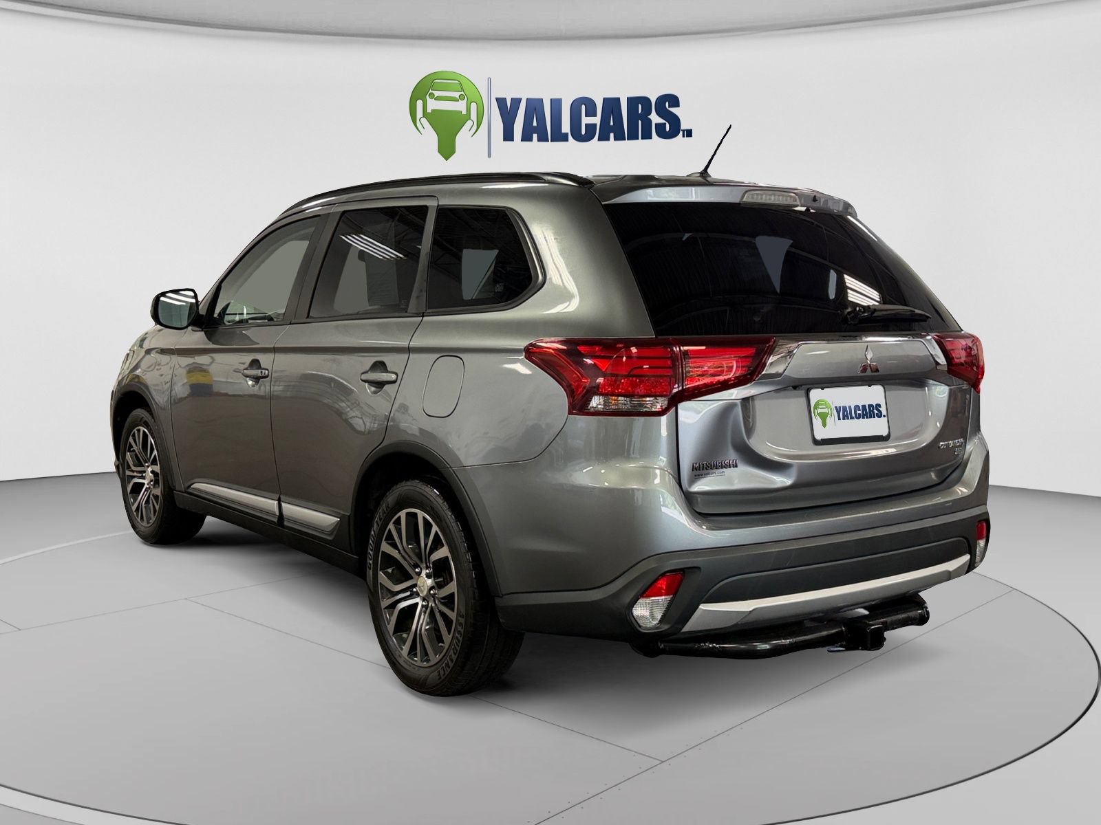 Used 2016 Mitsubishi Outlander SE AWD/4WD image 3