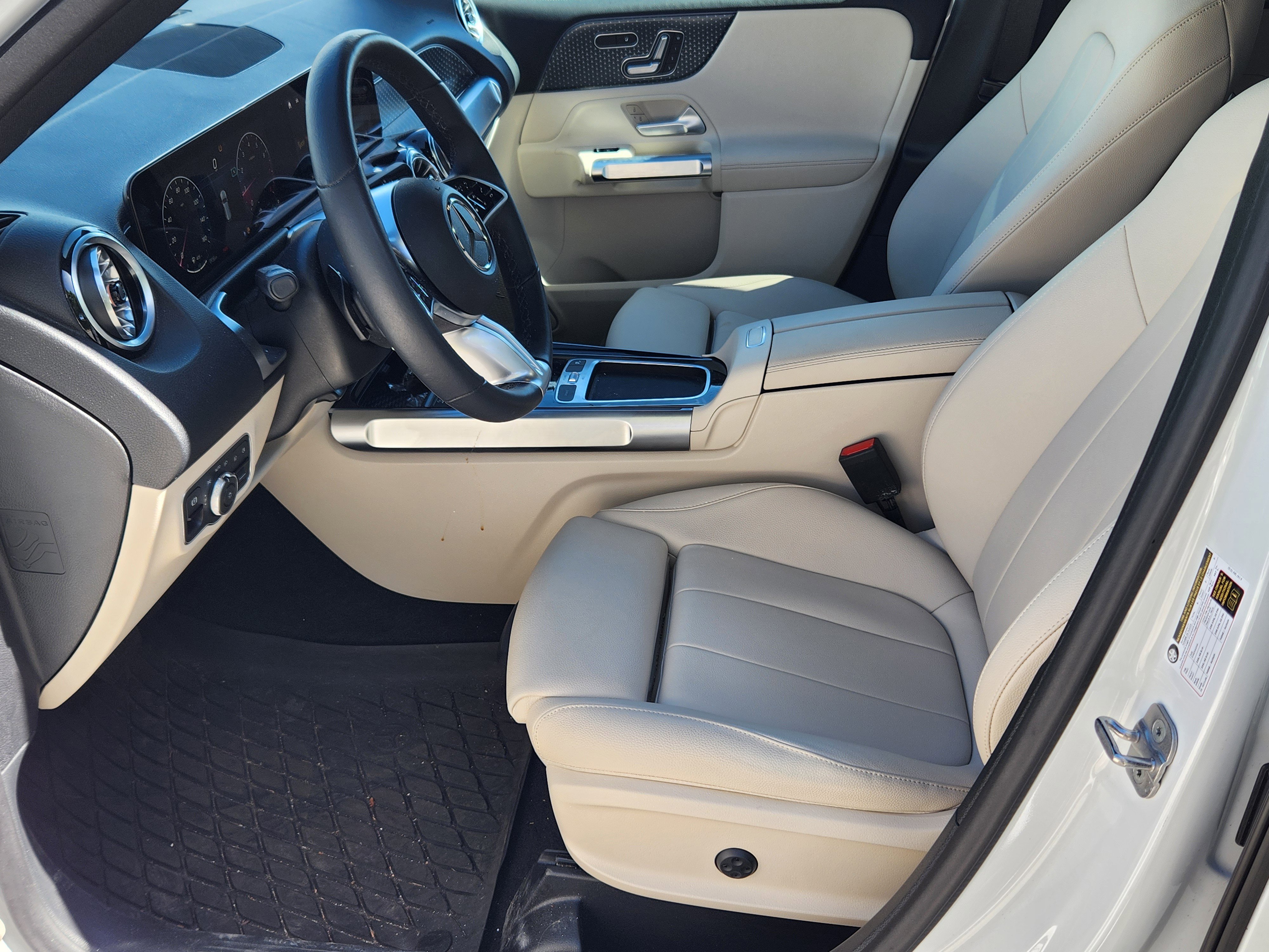 Used 2024 Mercedes-Benz GLB 250 4MATIC image 14