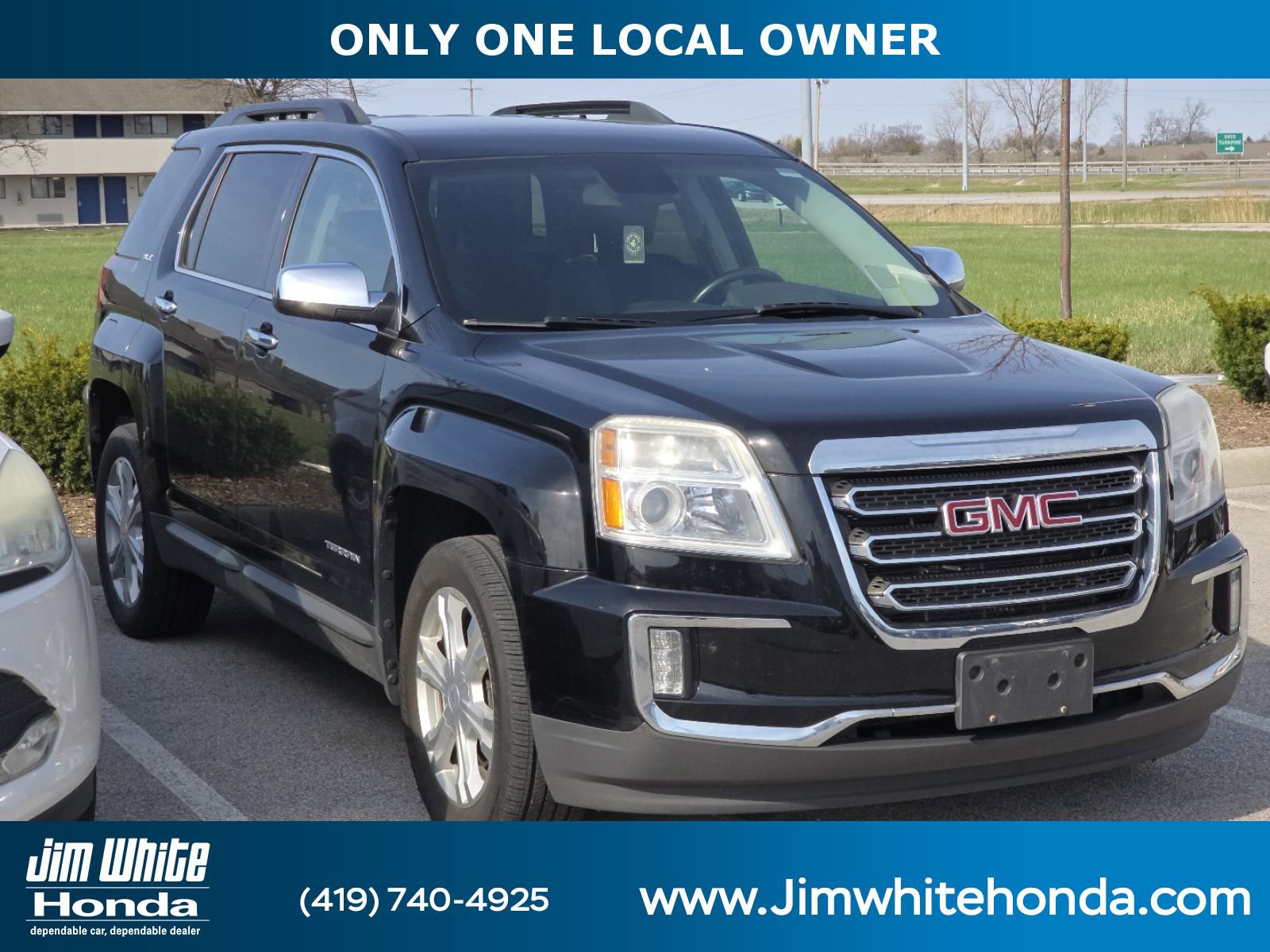 Used 2017 GMC Terrain SLE w/ Chrome Package image 1
