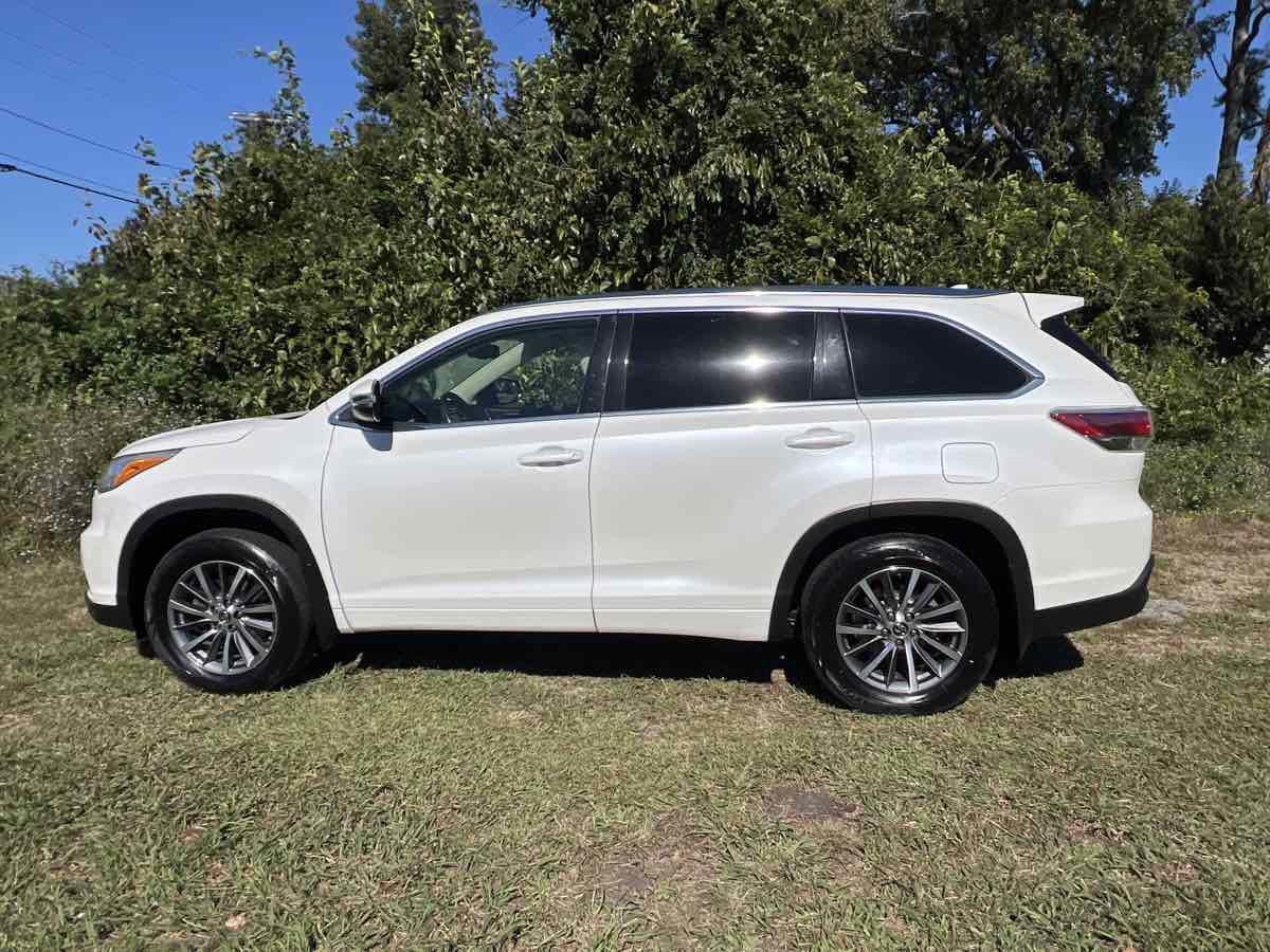 Used 2015 Toyota Highlander XLE image 4