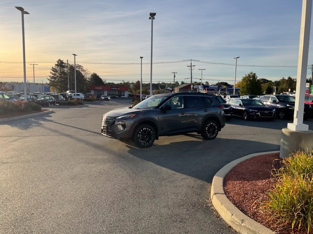 New 2027 Nissan Rogue SV AWD/4WD image 1