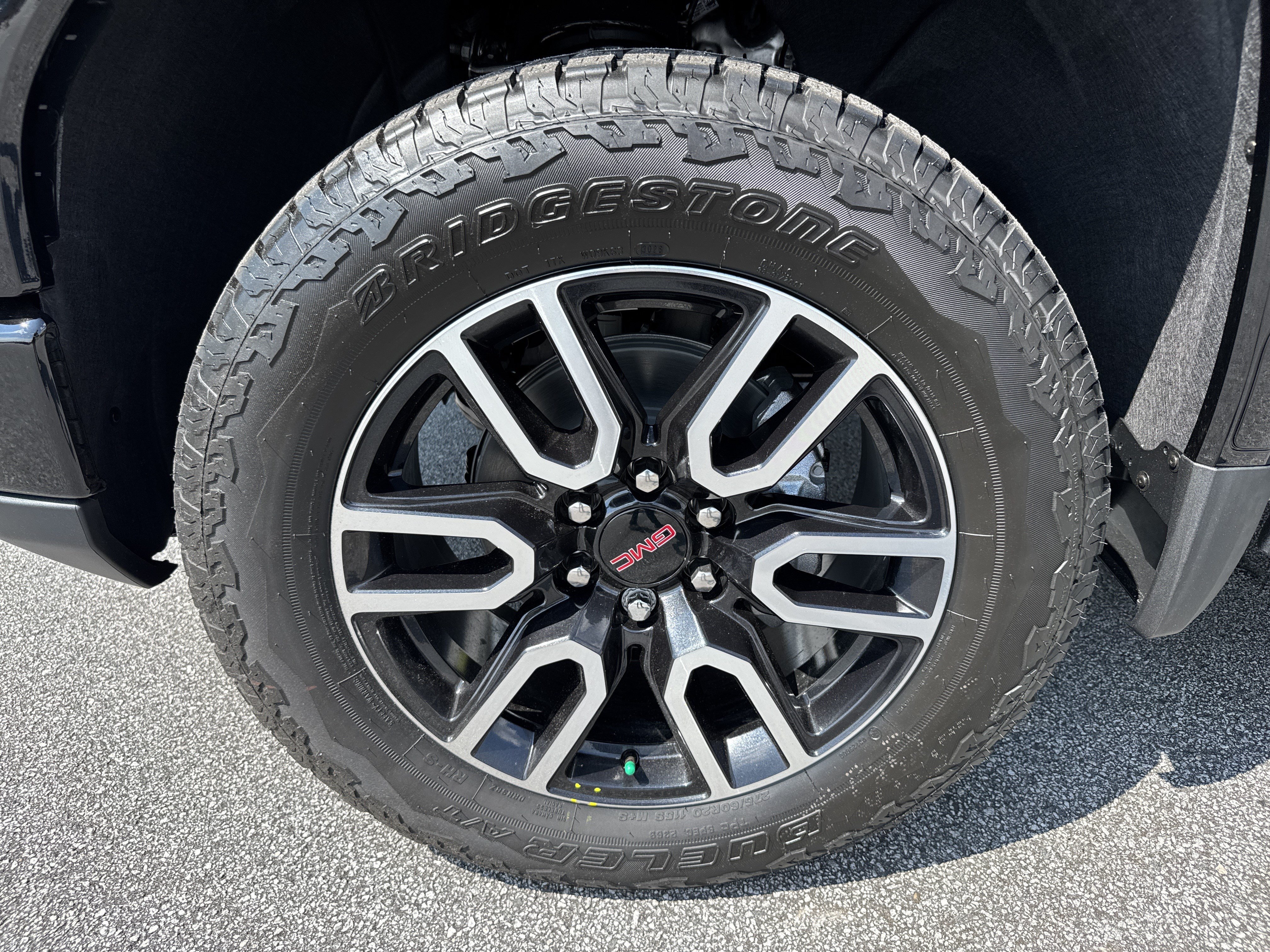 New 2026 GMC Sierra 1500 AT4 w/ AT4 Premium Package AWD/4WD image 13