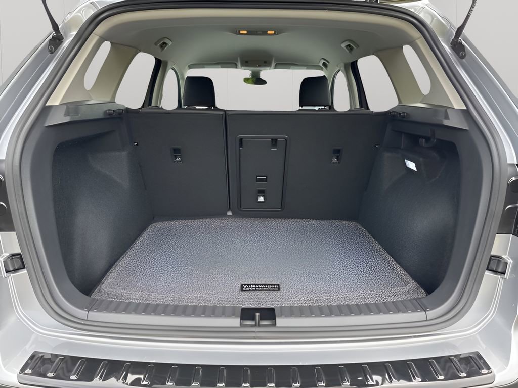 Used 2024 Volkswagen Taos SE image 18