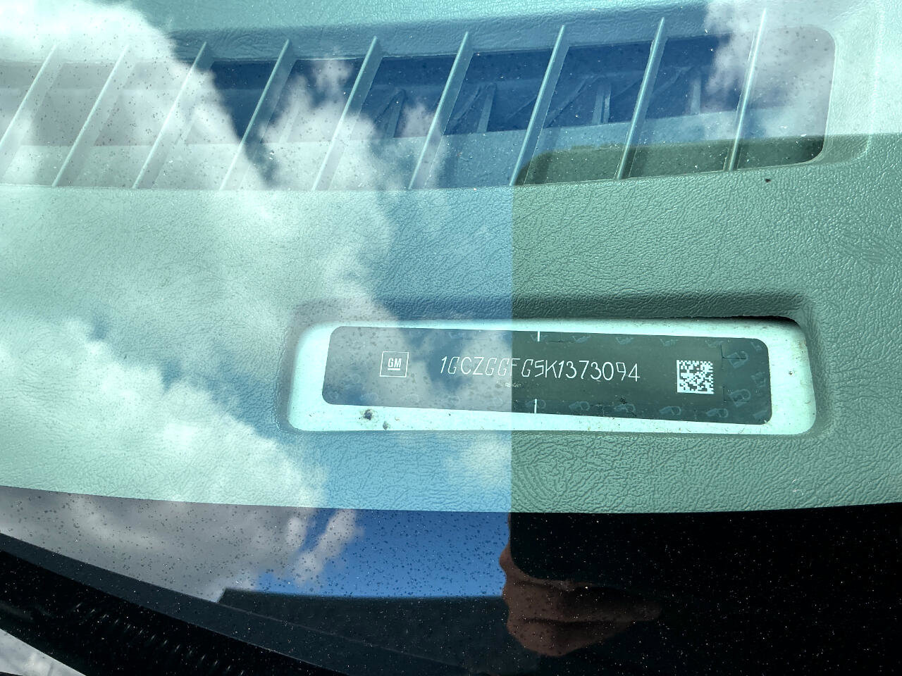 Used 2019 Chevrolet Express 3500 w/ Driver Convenience Package image 29