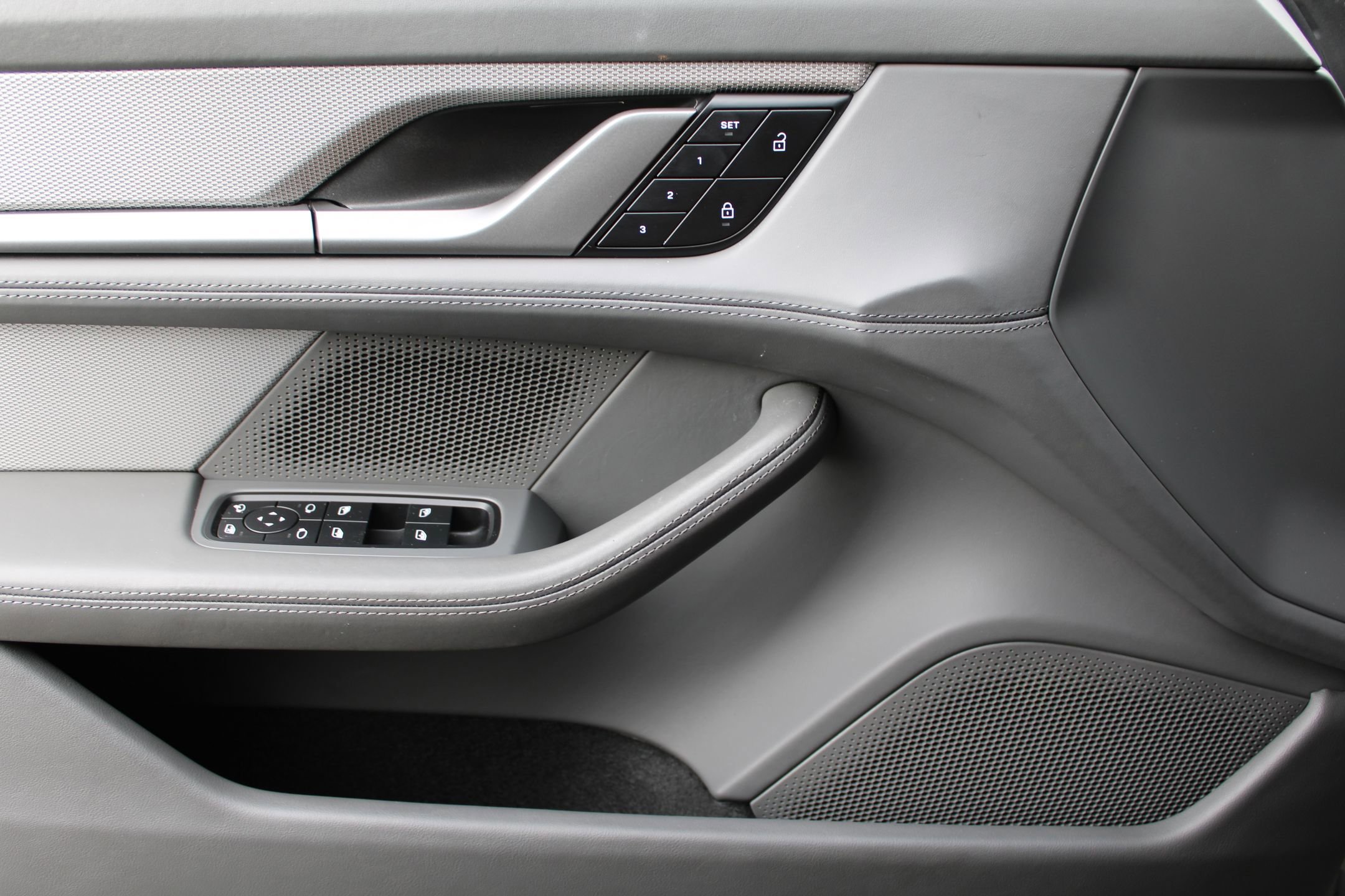 Used 2023 Porsche Taycan GTS image 13