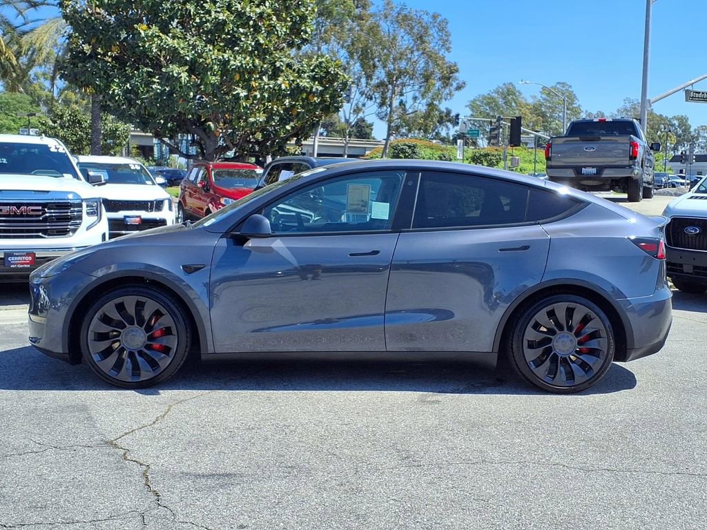 Used 2022 Tesla Model Y Performance image 2