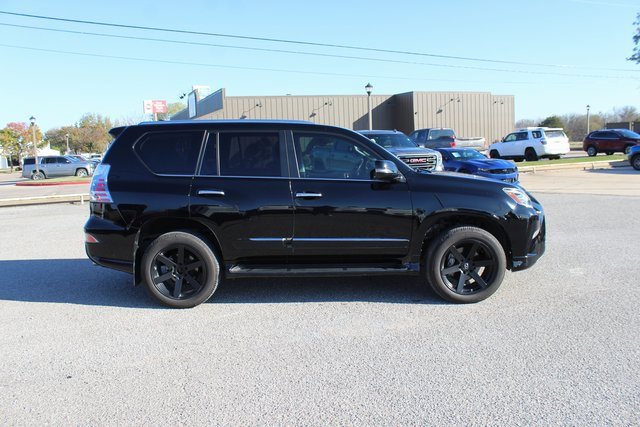 Used 2017 Lexus GX 460 image 4