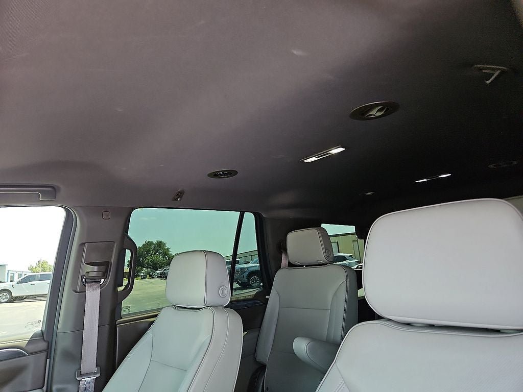 Used 2022 GMC Yukon SLT w/ SLT Luxury Package AWD/4WD image 21