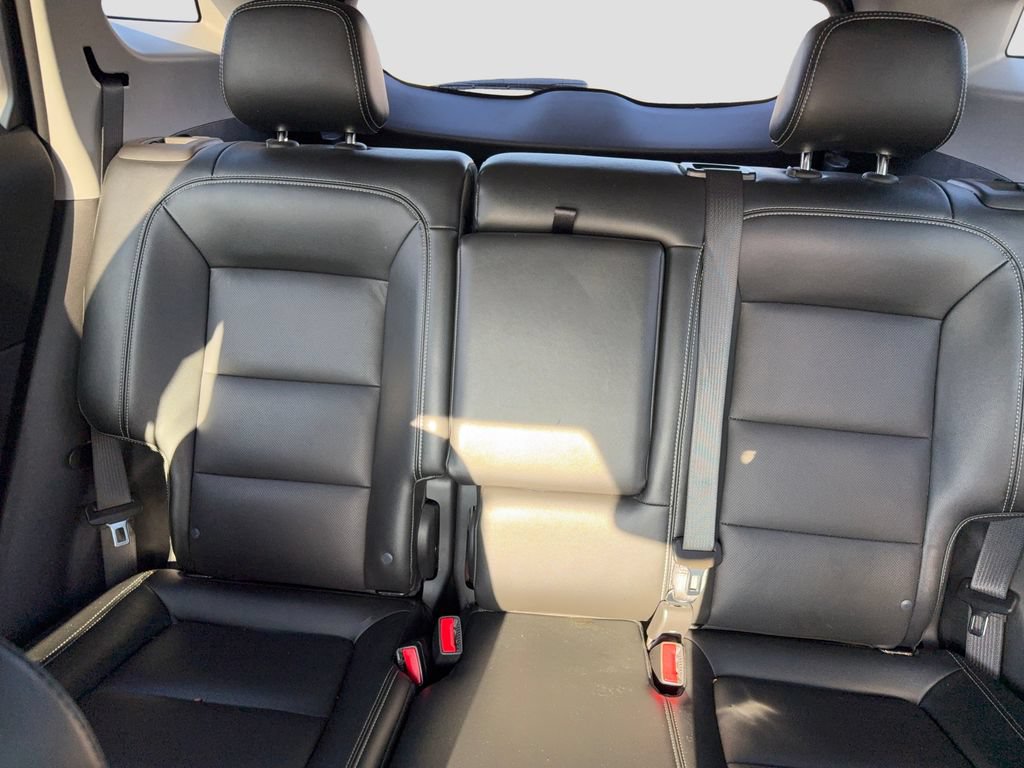 Used 2024 GMC Terrain SLT AWD/4WD image 21