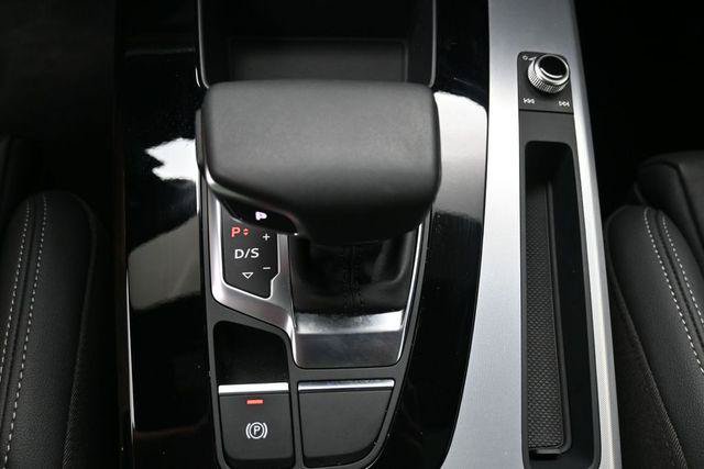 Used 2024 Audi Q5 2.0T Premium w/ Summer of Audi Package AWD/4WD image 25