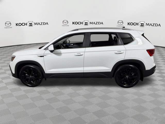 Used 2023 Volkswagen Taos SE w/ Panoramic Sunroof Package AWD/4WD image 4
