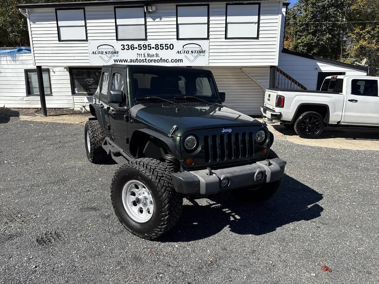 Used 2012 Jeep Wrangler Unlimited Sport w/ Connectivity Group image 2