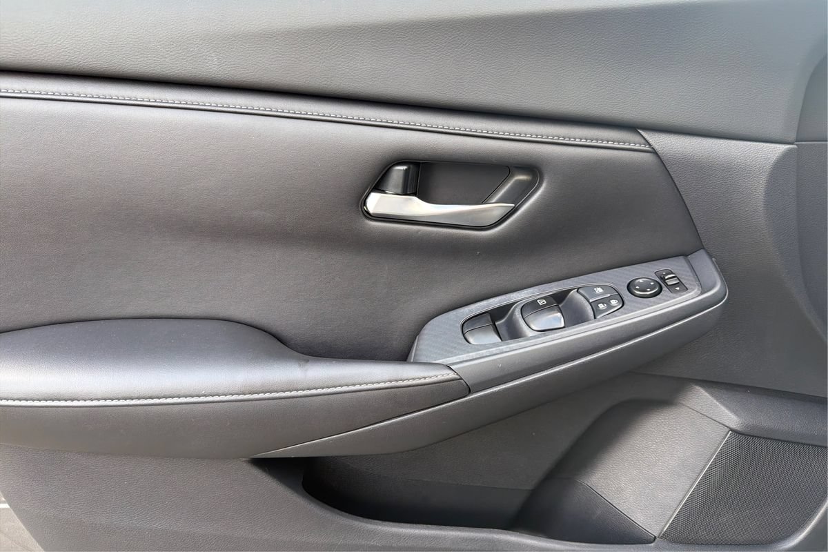 Used 2020 Nissan Sentra SV FWD image 18