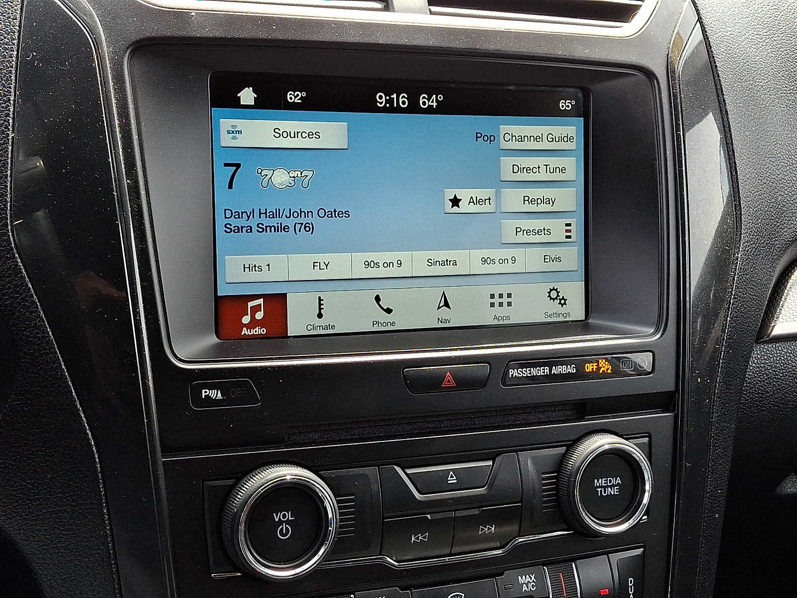 Used 2018 Ford Explorer XLT w/ Equipment Group 202A AWD/4WD image 20