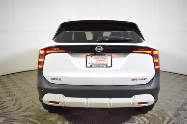 Certified 2025 Nissan Kicks SR image 5