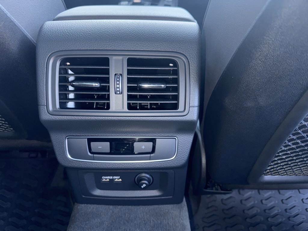 Certified 2025 Audi Q5 e Premium Plus image 24