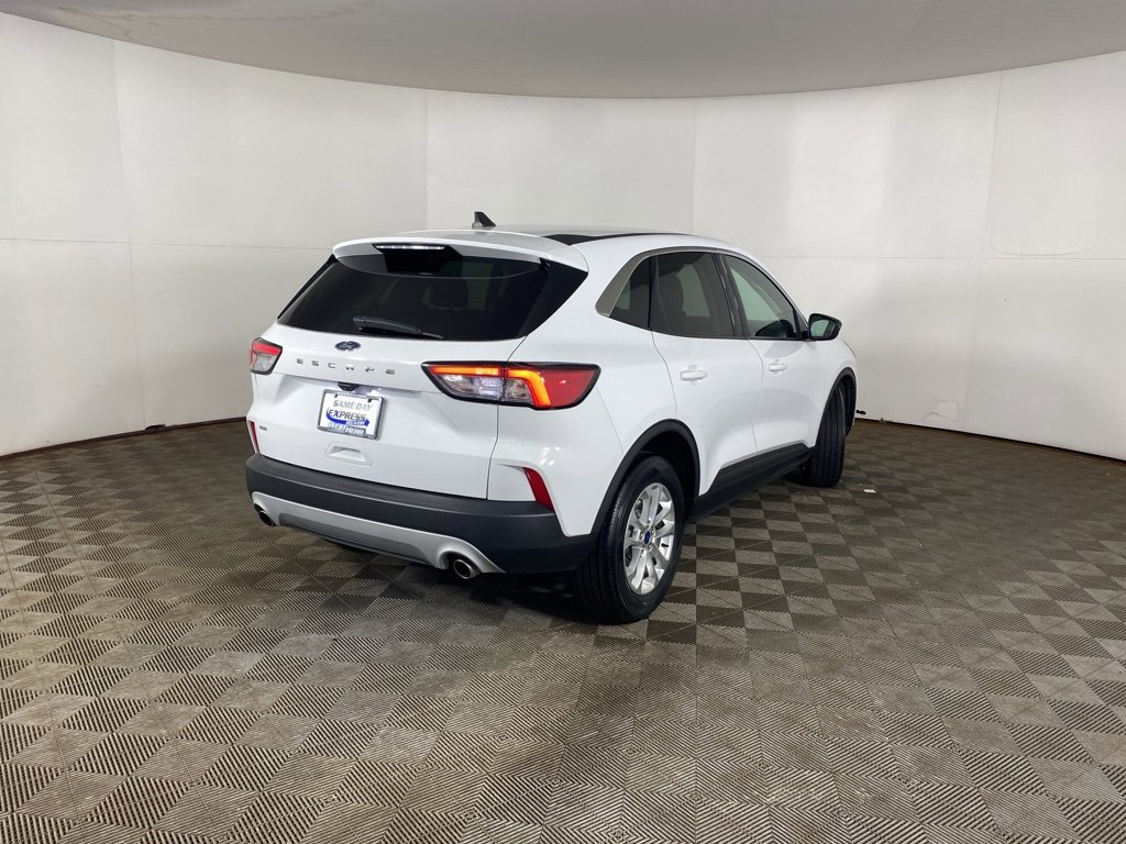 Used 2022 Ford Escape SE w/ Cold Weather Package image 19