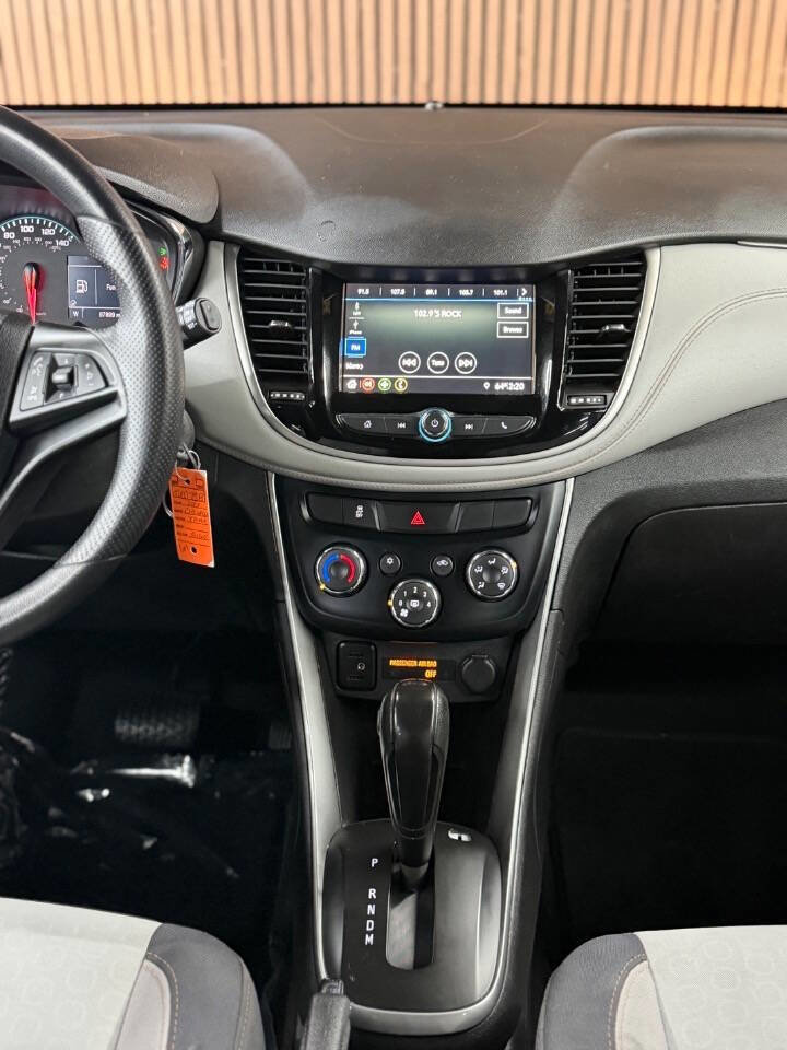 Used 2018 Chevrolet Trax LS w/ LPO, Cargo Package FWD image 12