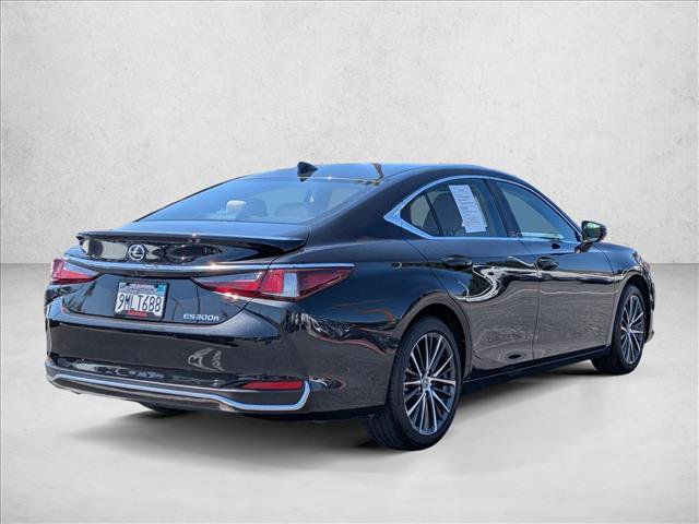 Used 2024 Lexus ES 300h w/ Premium Package FWD image 5