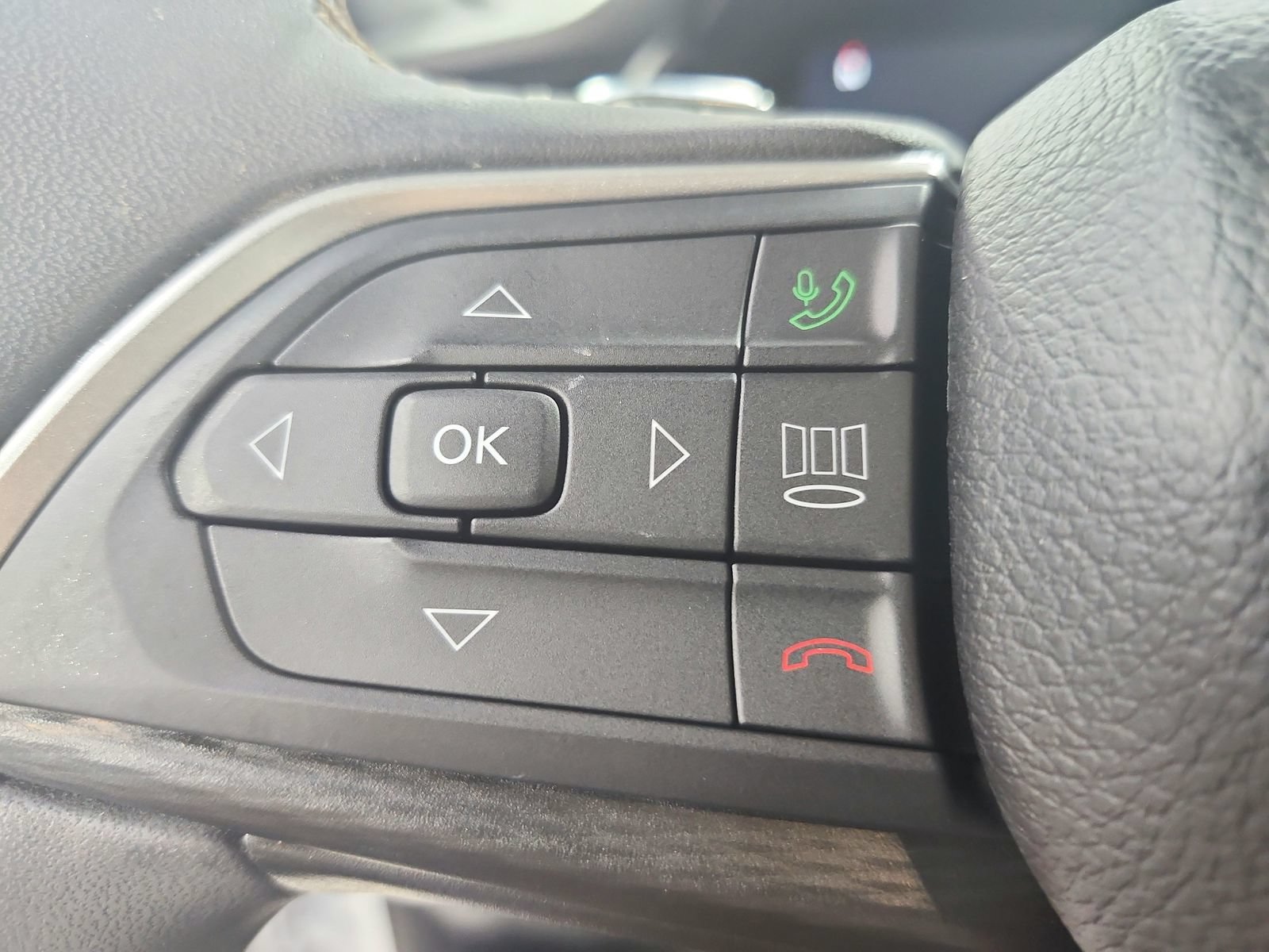 Used 2024 Jeep Grand Cherokee L Laredo AWD/4WD image 24