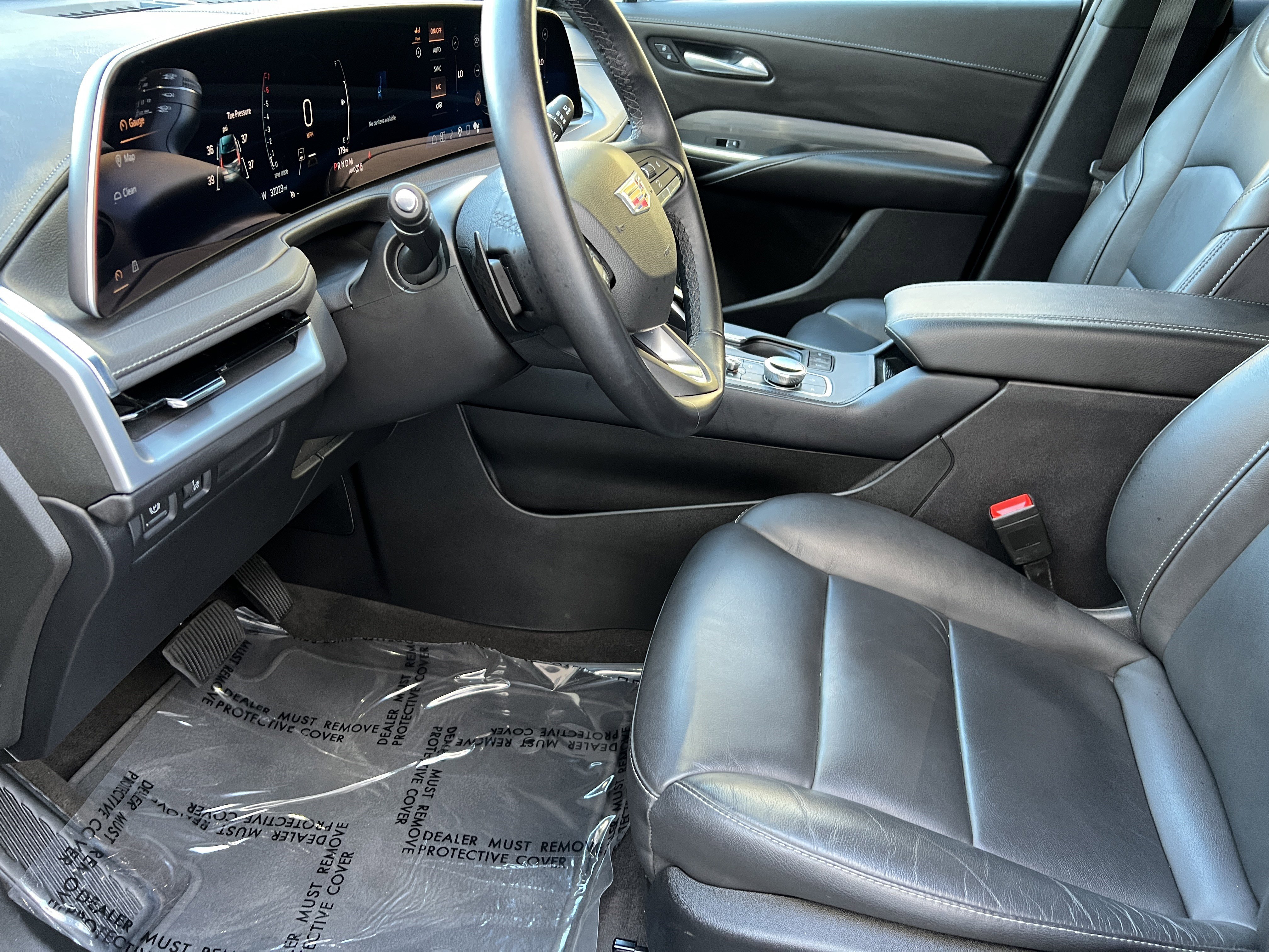 Used 2025 Cadillac XT4 Premium Luxury AWD/4WD image 14