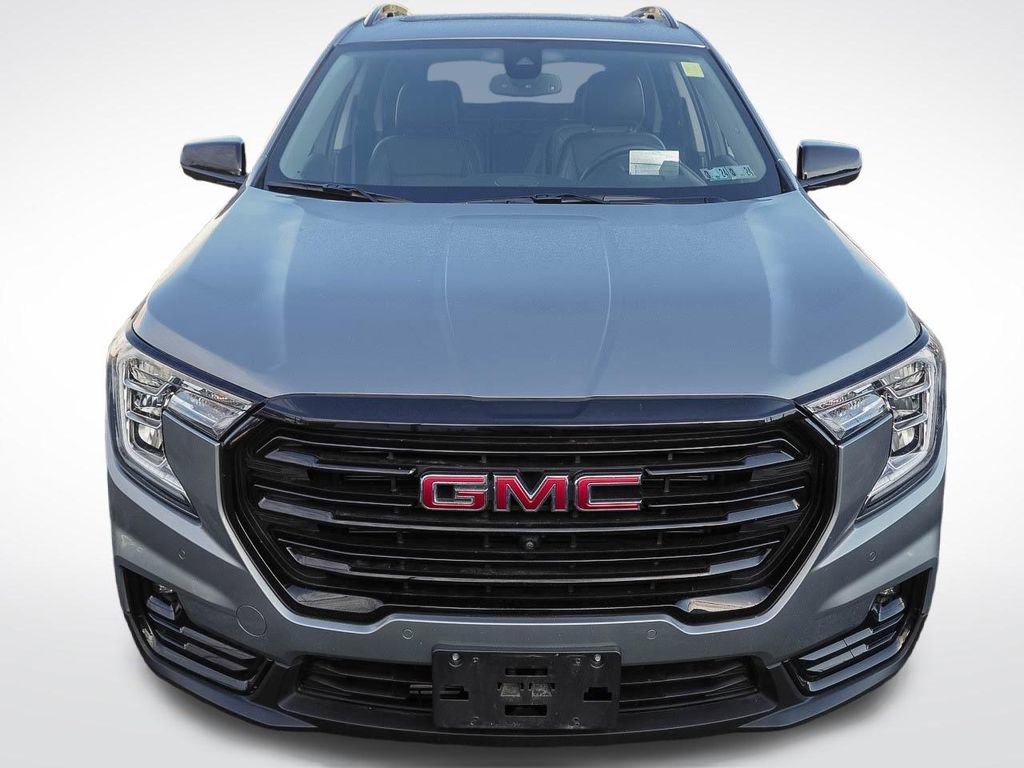 Used 2023 GMC Terrain SLT w/ Infotainment Package II AWD/4WD image 3