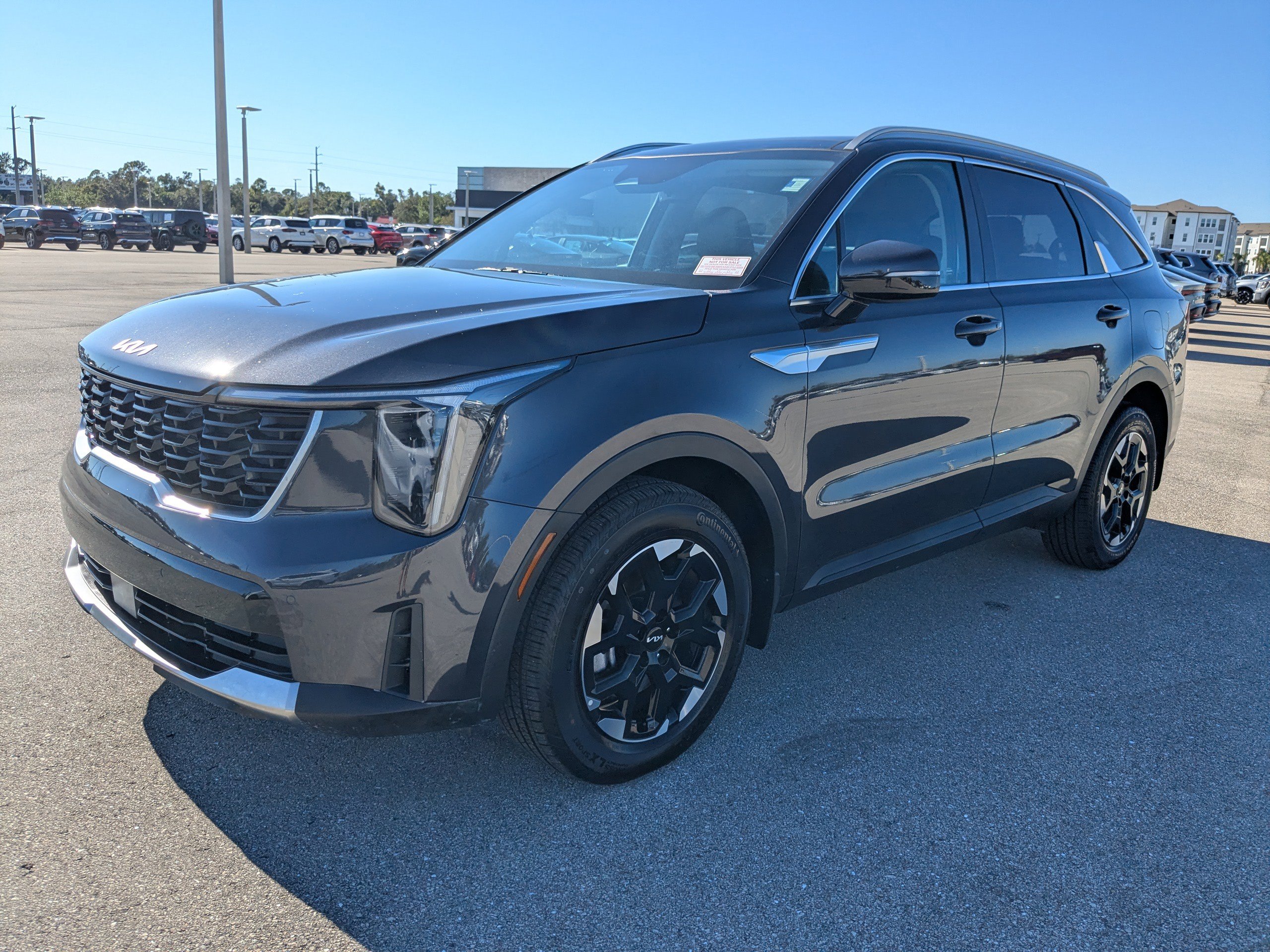 Certified 2025 Kia Sorento S w/ Panoramic Sunroof Package image 9