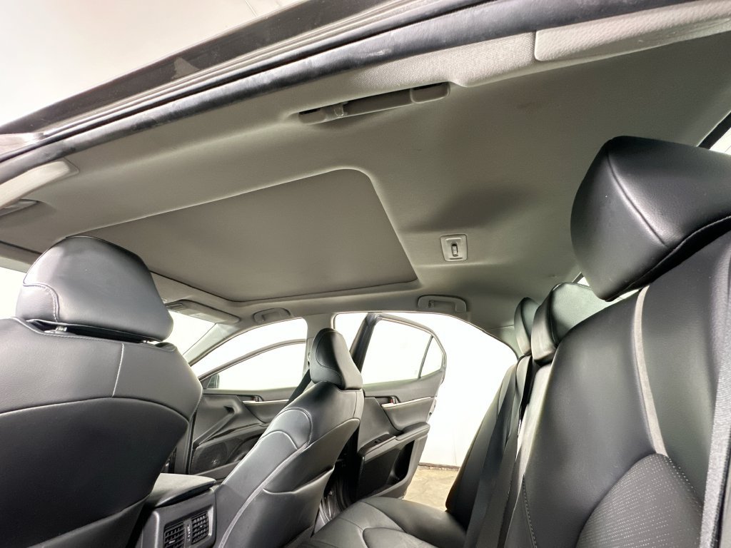 Used 2022 Toyota Camry XSE FWD image 15