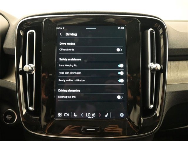 Used 2024 Volvo XC40 B5 Plus w/ Protection Package Premier image 17