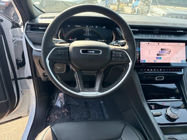 New 2026 Jeep Grand Cherokee Limited AWD/4WD image 17