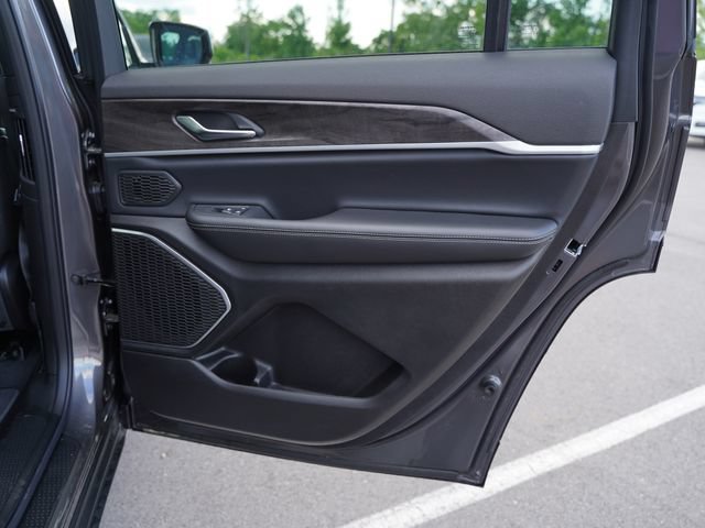 New 2026 Jeep Grand Cherokee L Limited w/ Limited Altitude Package AWD/4WD image 22