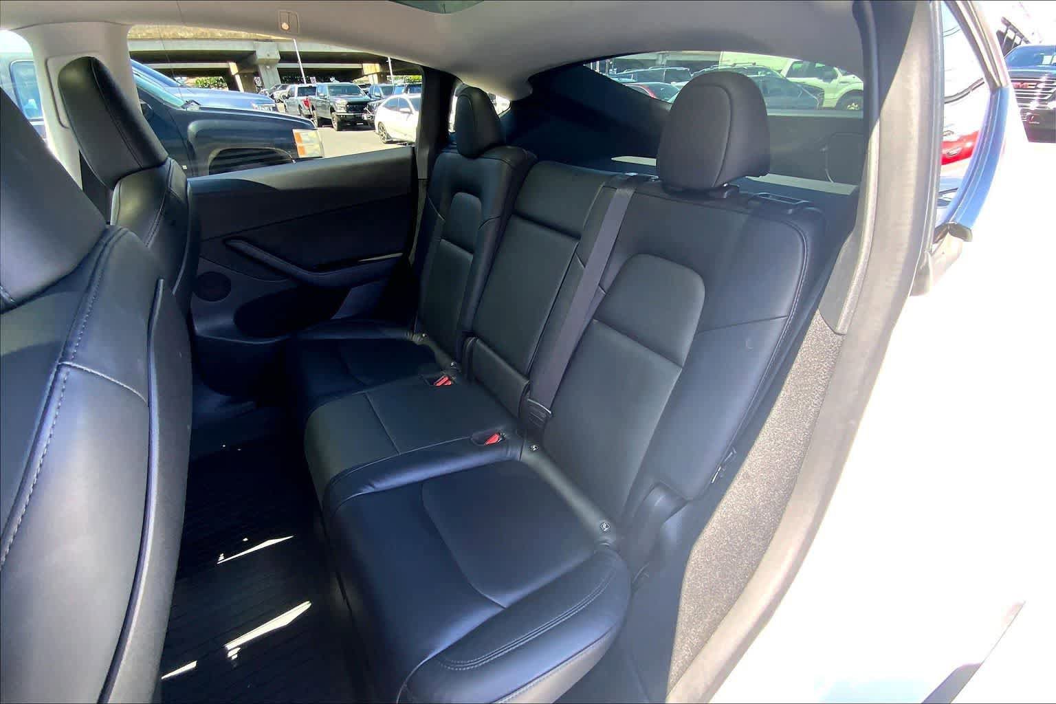 Used 2023 Tesla Model Y Long Range AWD/4WD image 29