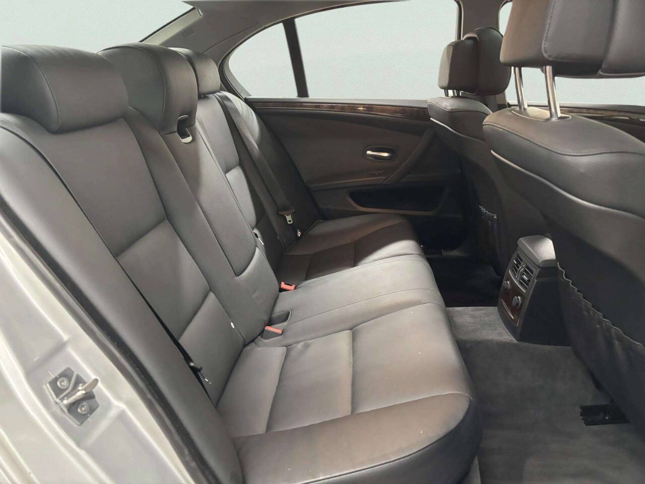 Used 2010 BMW 528i xDrive Sedan image 19
