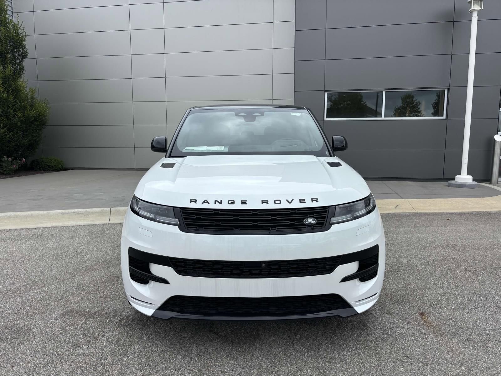 New 2025 Land Rover Range Rover Sport Dynamic SE image 2
