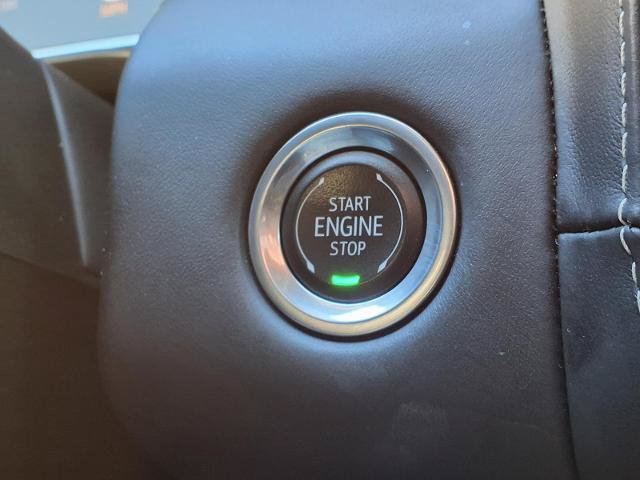 Used 2024 GMC Yukon Denali Ultimate AWD/4WD image 10