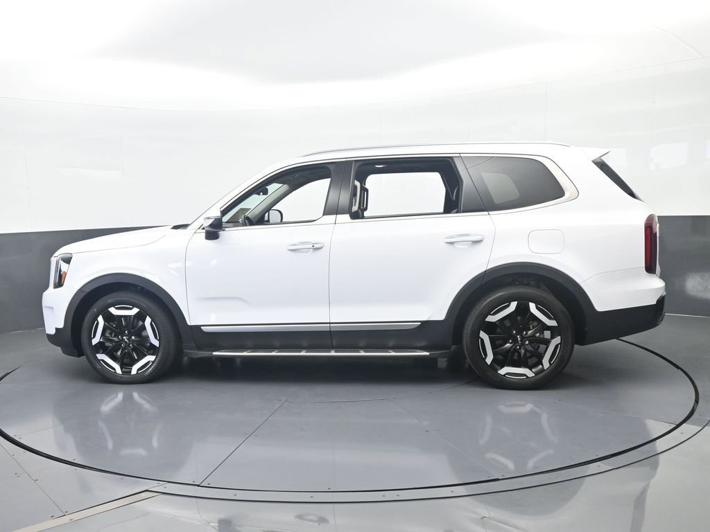 Used 2024 Kia Telluride S w/ S Sunroof Package FWD image 3