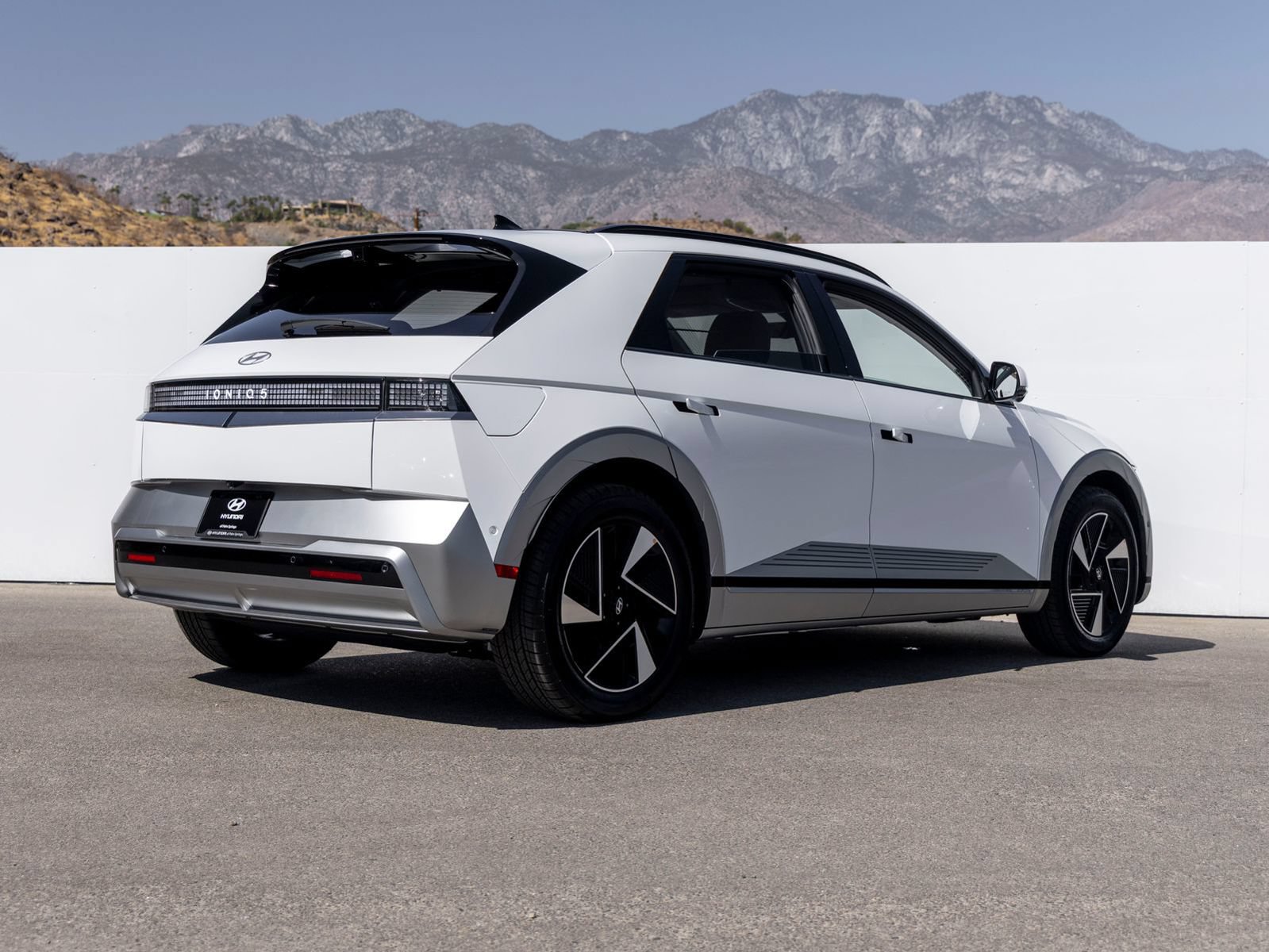 New 2027 Hyundai Ioniq 5 Limited RWD image 7
