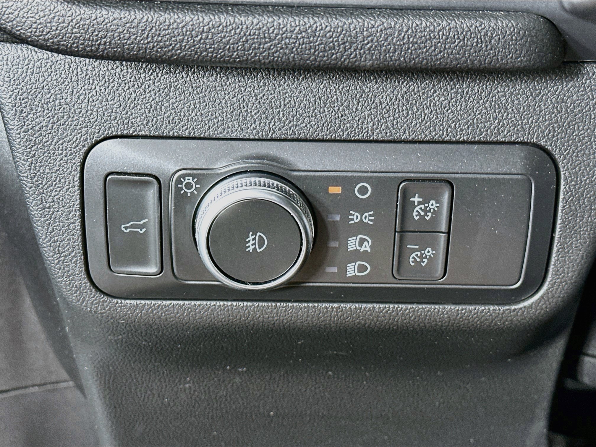 Used 2022 Ford Escape SEL w/ Technology Package FWD image 17